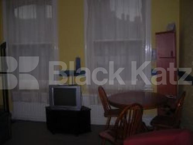 			VIEWINGS ARE HIGHLY RECOMMENDED!, 2 Bedroom, 1 bath, 1 reception Flat			 South End Road, HAMPSTEAD NW3